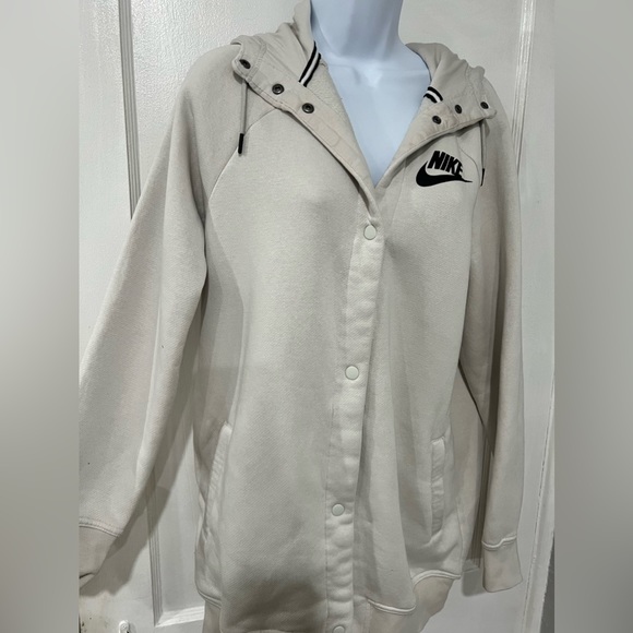 Nike Jacket - Picture 3 of 4